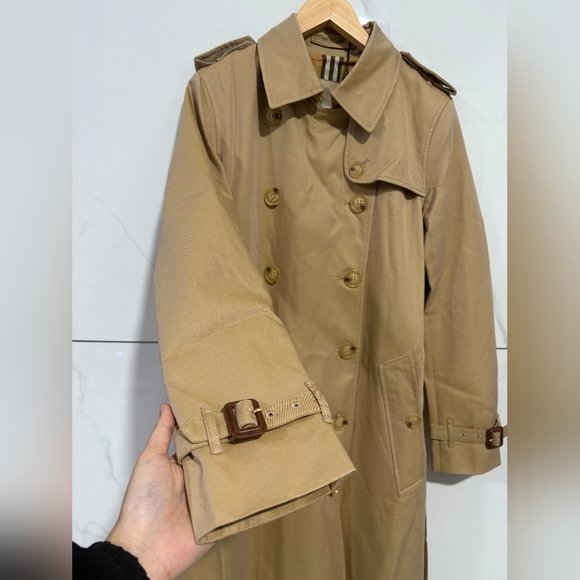 Burberry Tan Trench Coat for Women - Picture 5 of 16